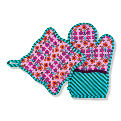 Light Pink Pot Holder &amp; Oven Mitt