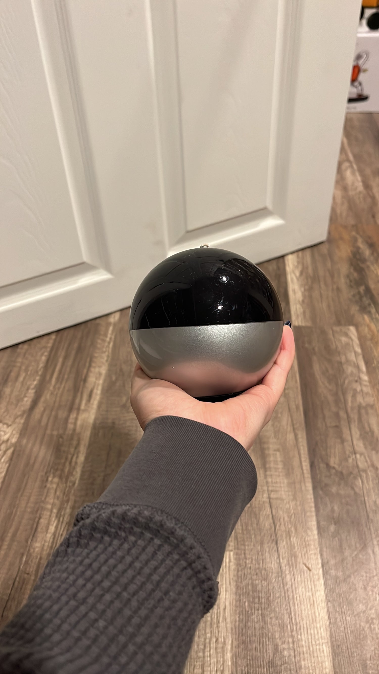 ALTOONA “Metallic” Candle Sphere BLACK / SILVER