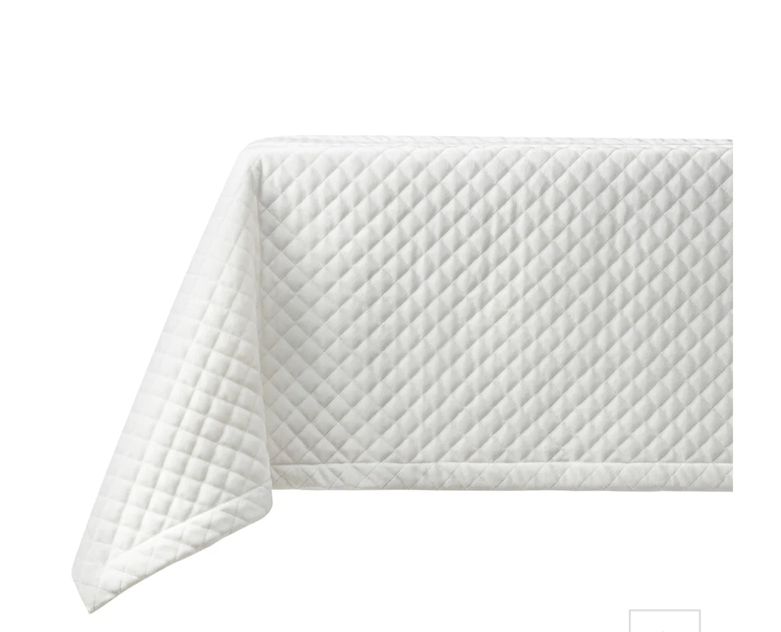 Quilted tablecloth