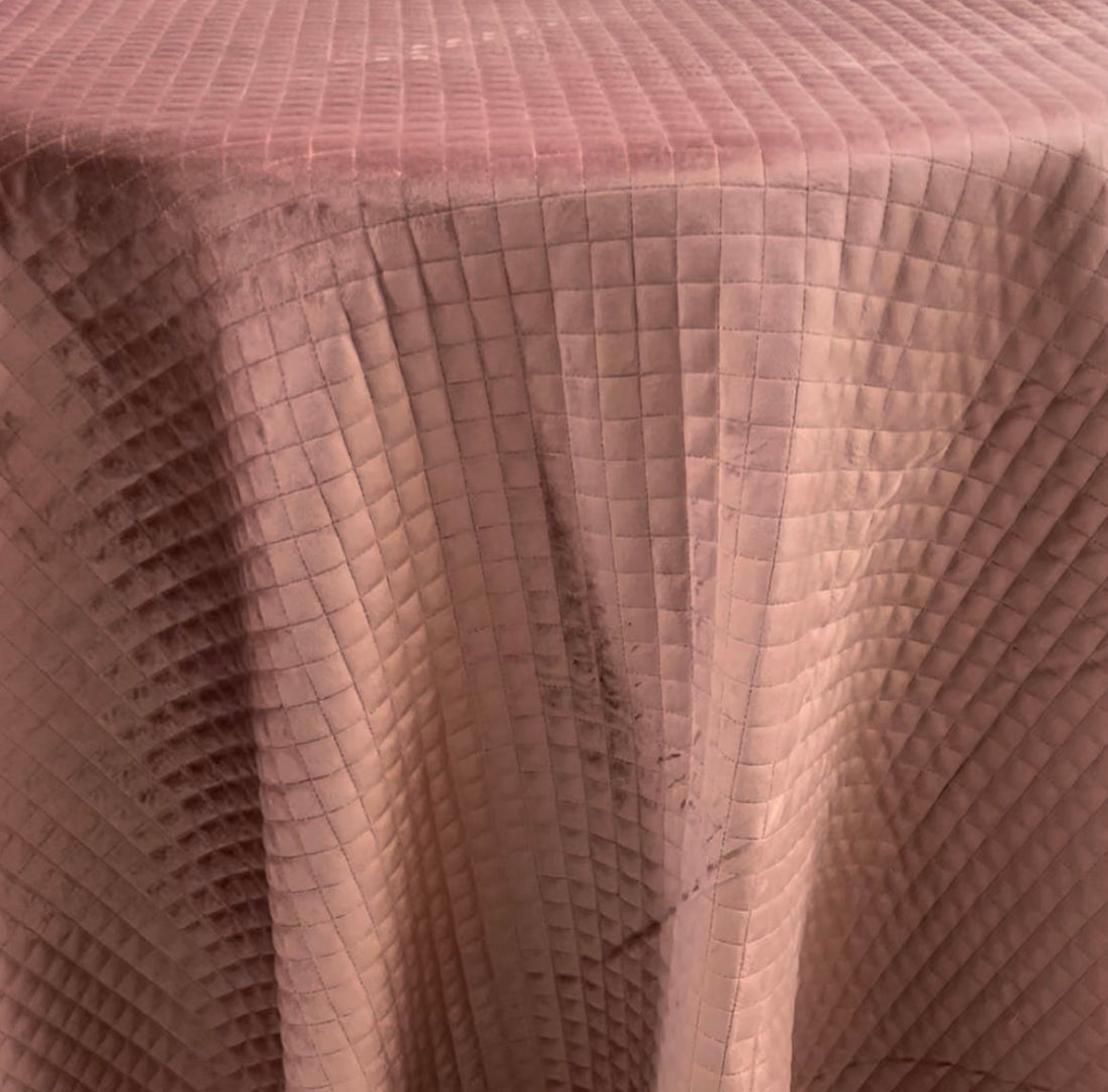 Quilted velvet tablecloth pink