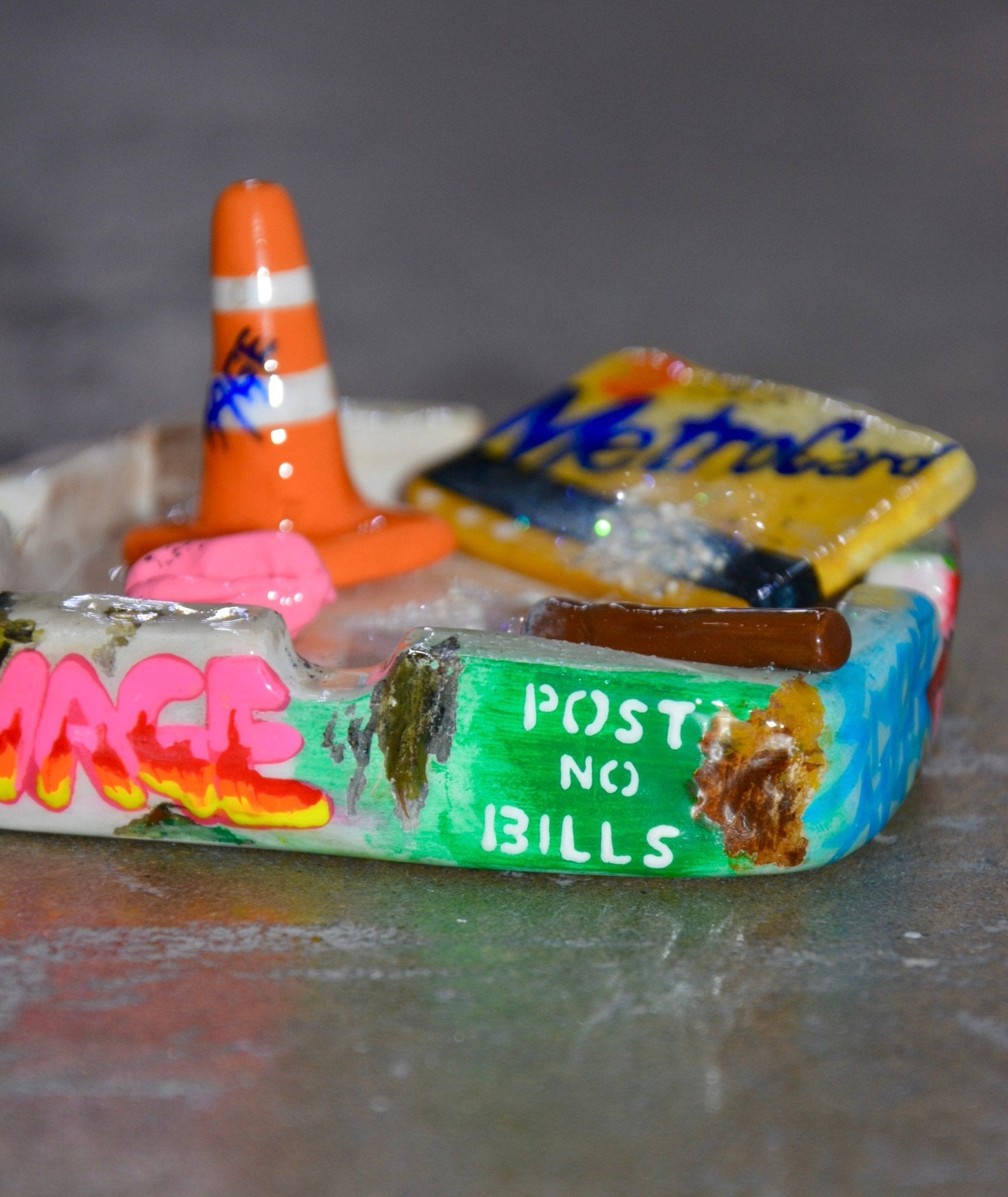 CONCRETE JUNGLE ASHTRAY