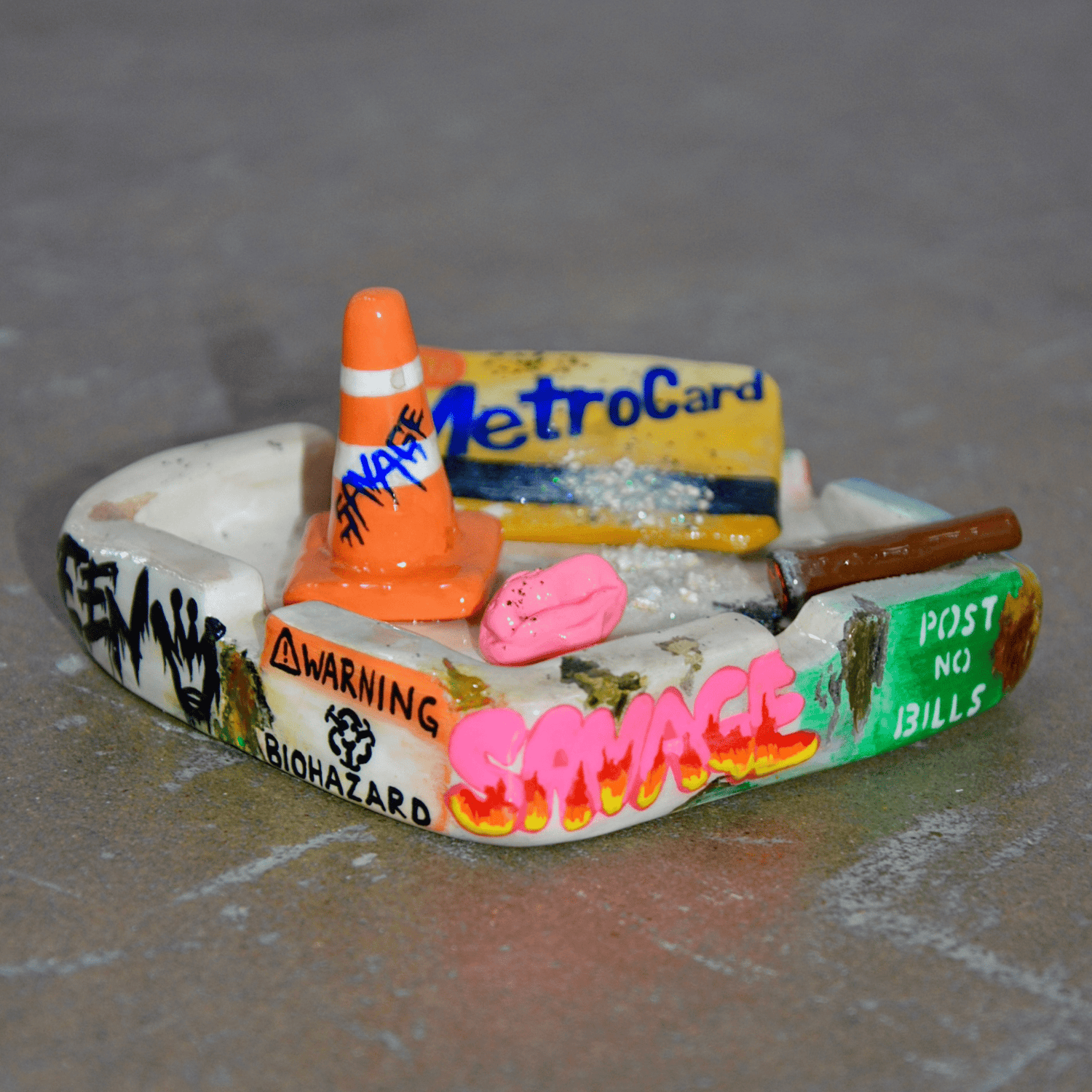 CONCRETE JUNGLE ASHTRAY