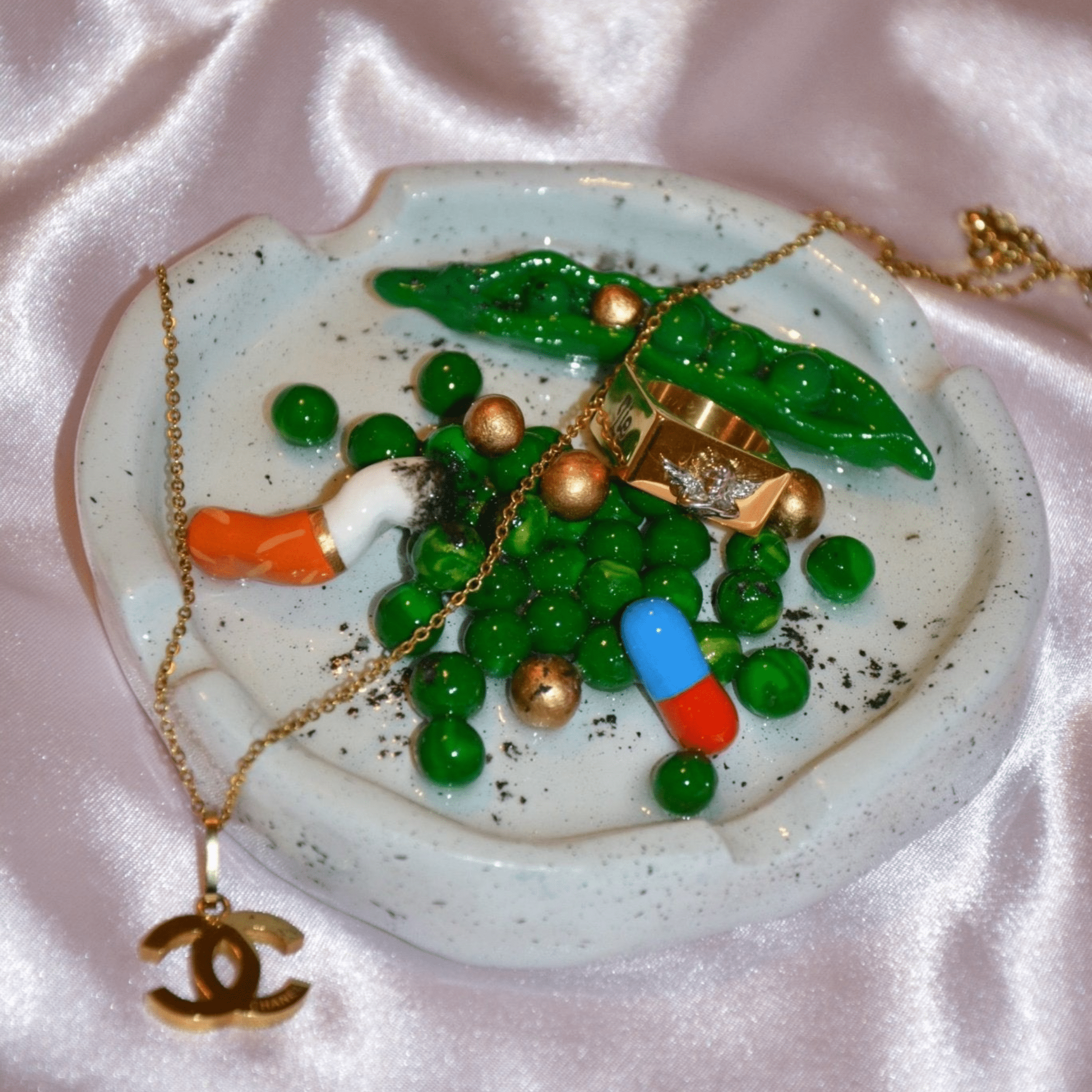 GIRL DINNER ASHTRAY