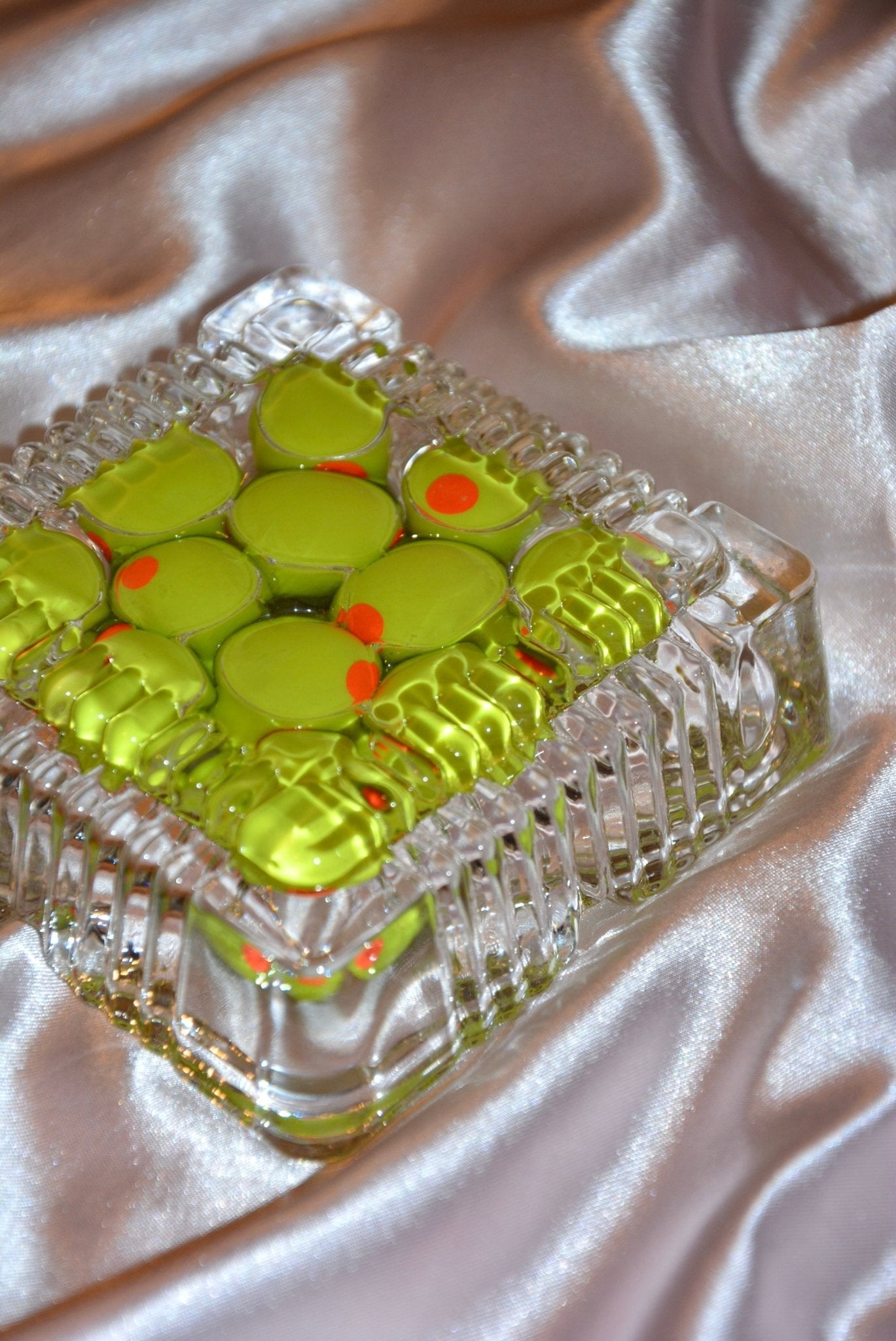 HAPPY HOUR, EXTRA DIRTY