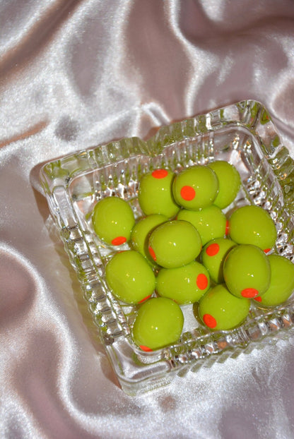 HAPPY HOUR, EXTRA DIRTY