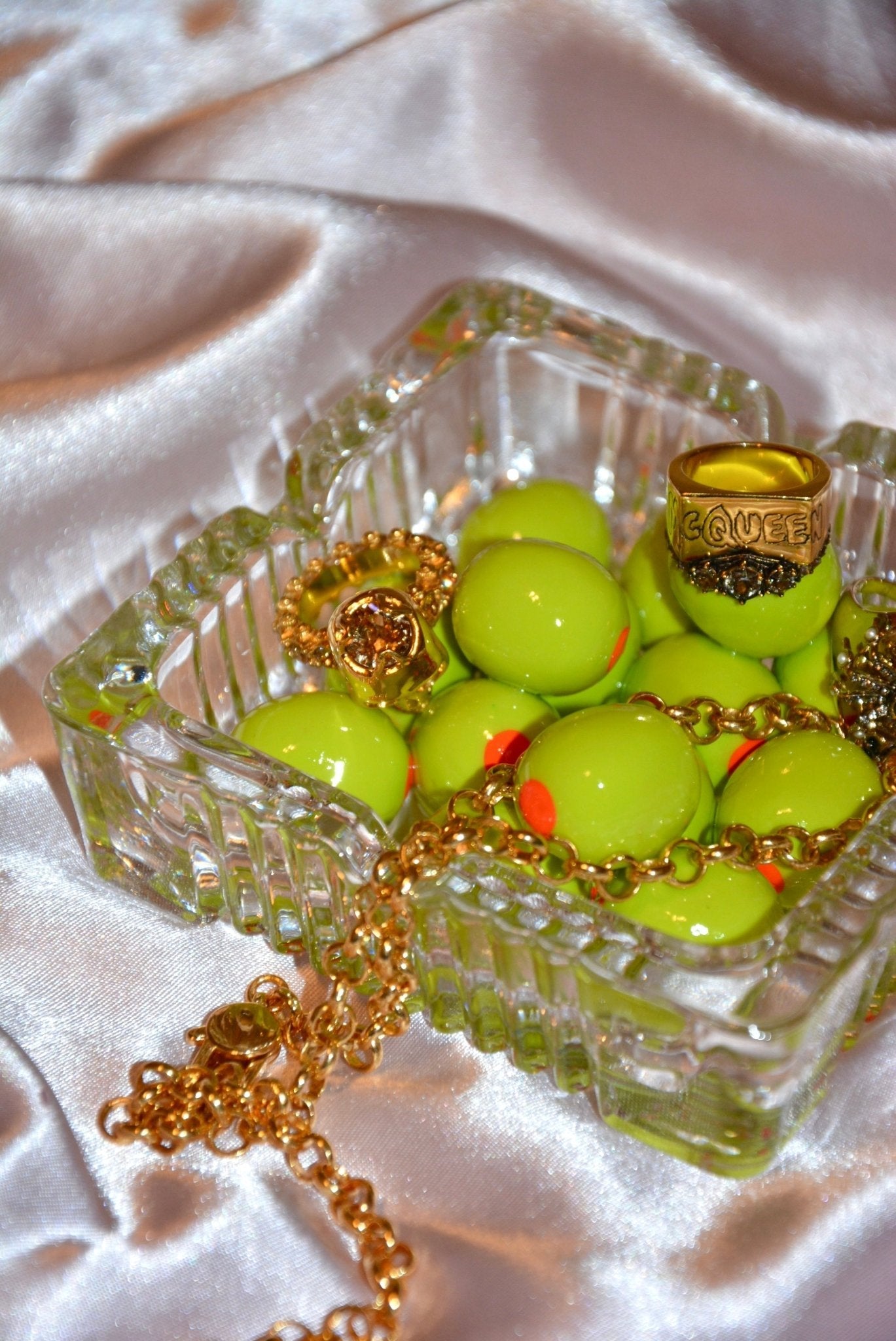 OLIVE ELEGANCE