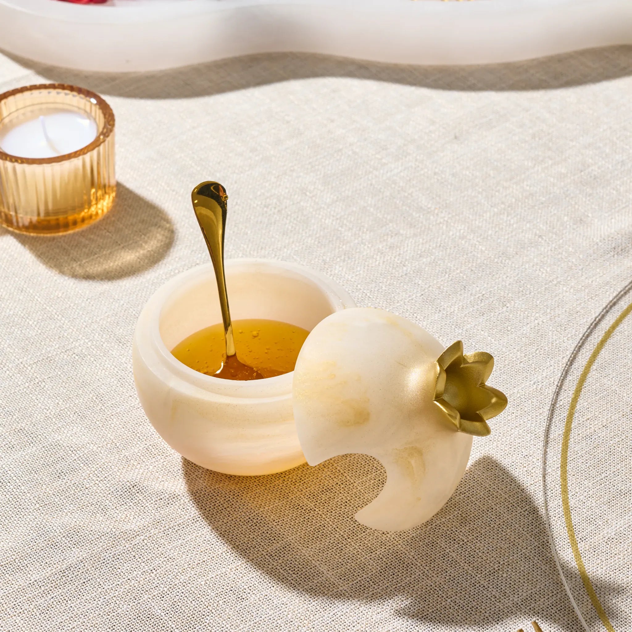 Gourmet Honey &amp; Resin Honey Dish Pomegranate Gift Set