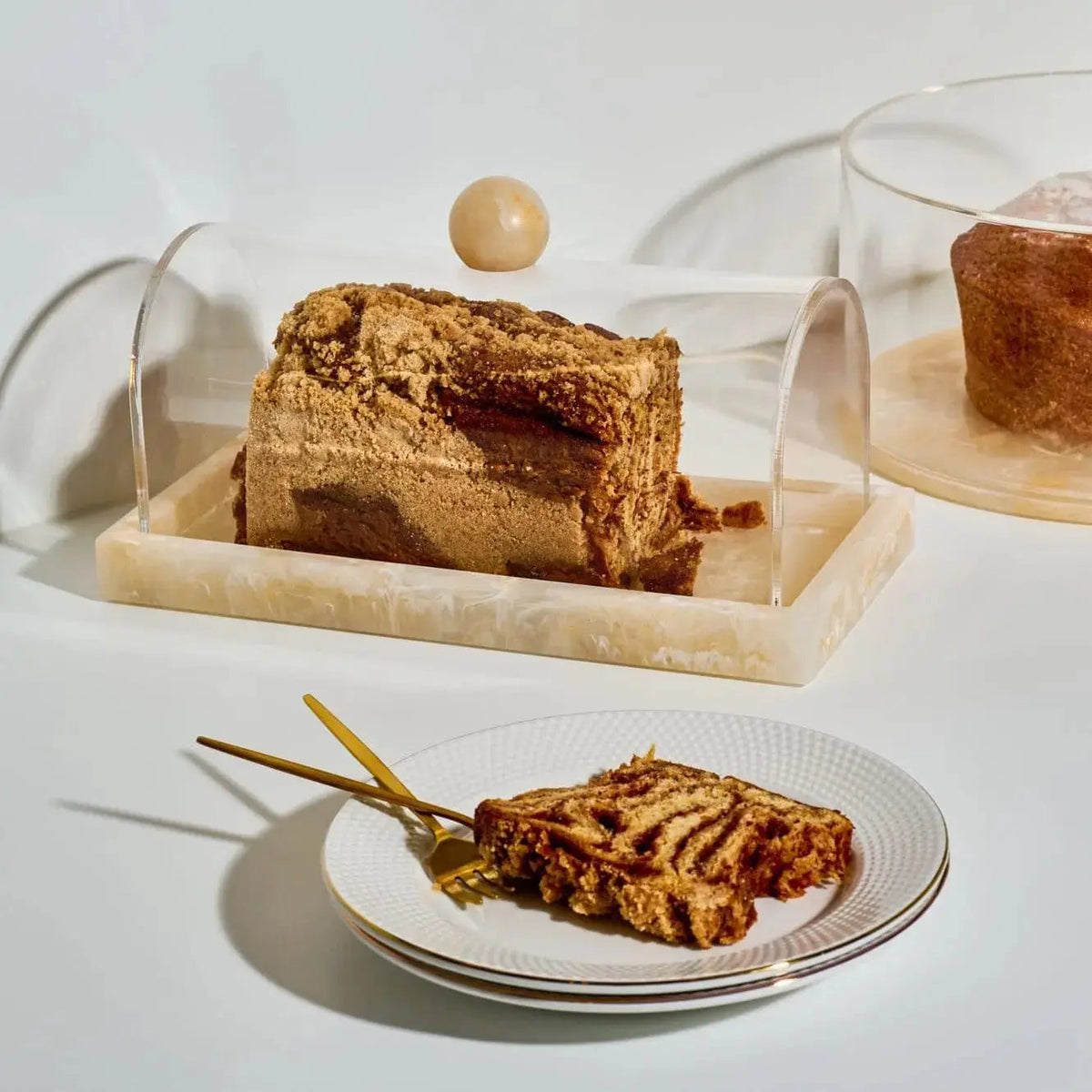 Small Rectangular Resin Cake Dome